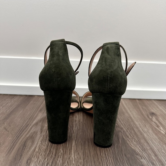 Manolo Blahnik Green Suede Sandals - Picture 2 of 5